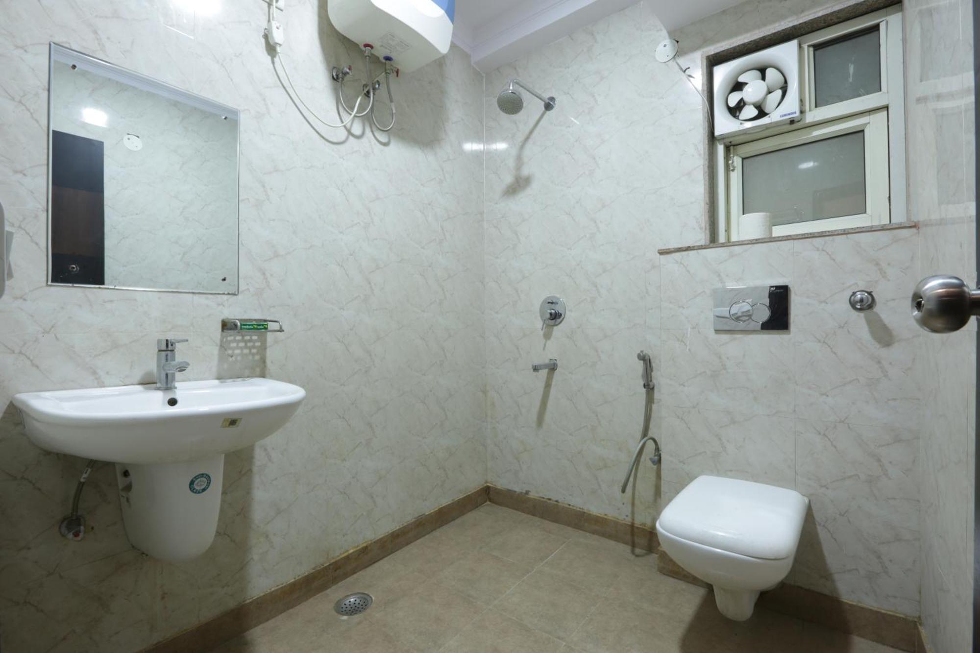 Hotel Sky View At Airport New Delhi Exterior photo