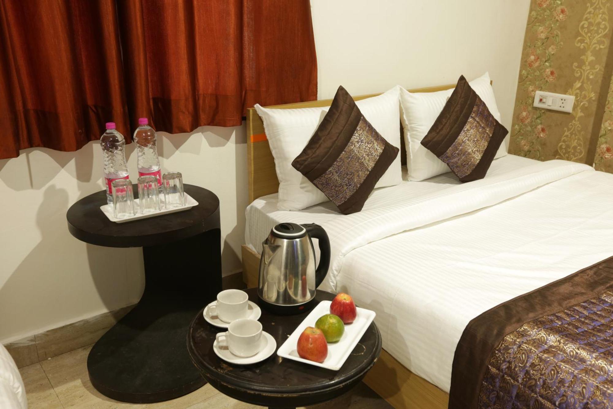 Hotel Sky View At Airport New Delhi Exterior photo