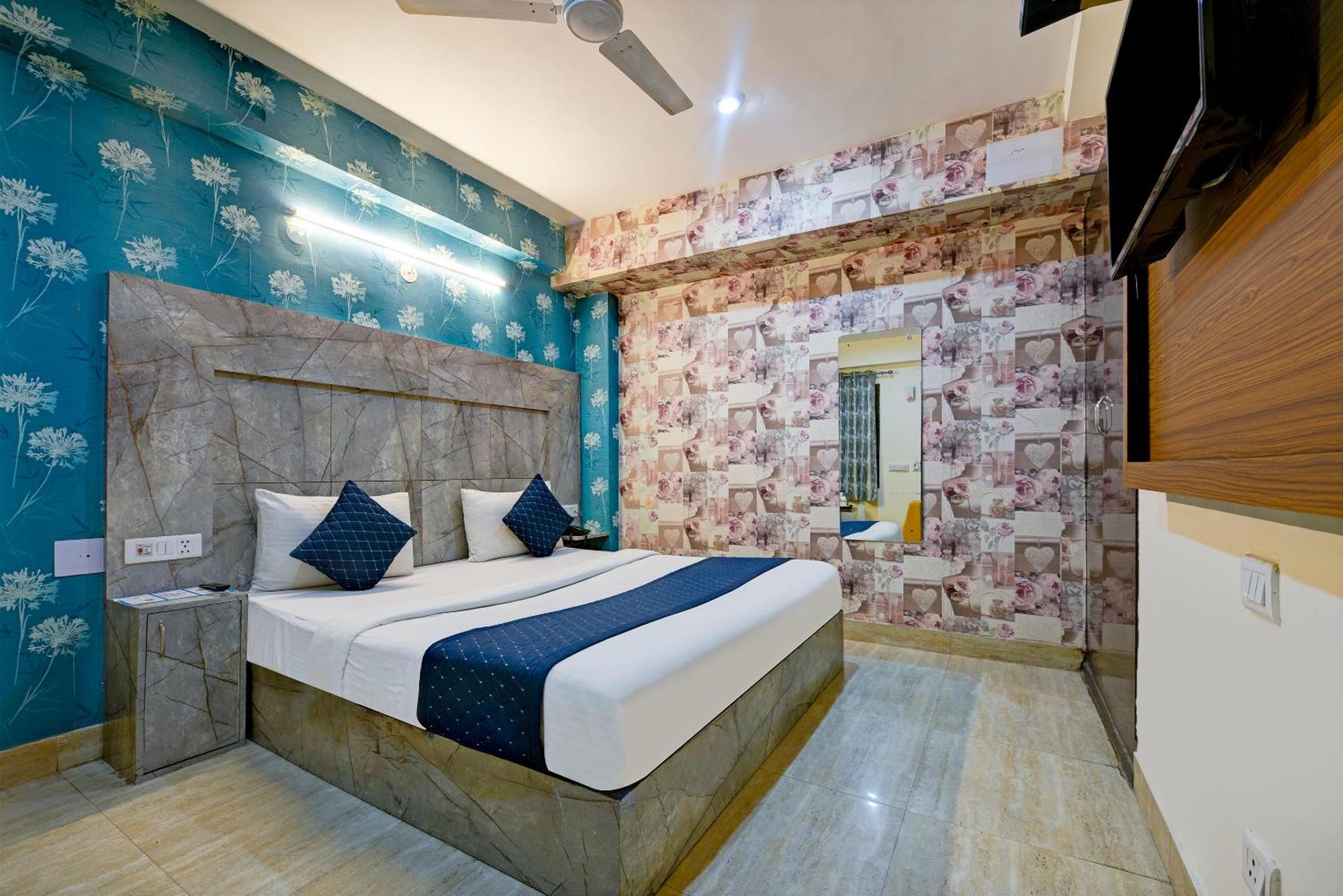 Hotel Sky View At Airport New Delhi Exterior photo